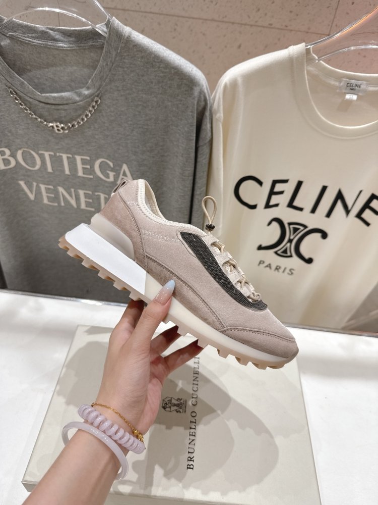 Кросівки жіночі фото 5