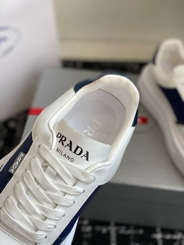 Кроссовки женские фото 5