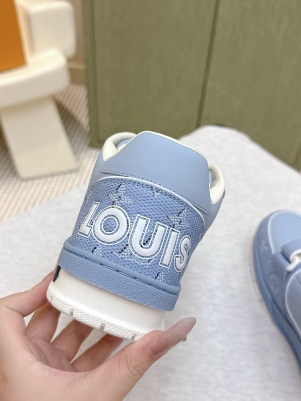 Кроссовки женские фото 5