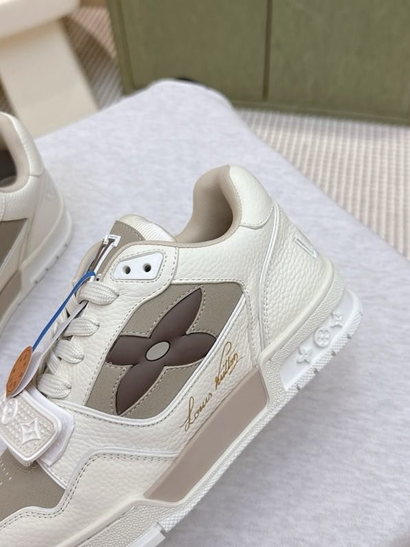 Кроссовки женские фото 5