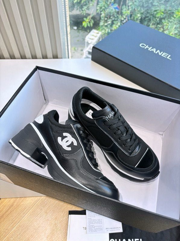 Кроссовки женские фото 5