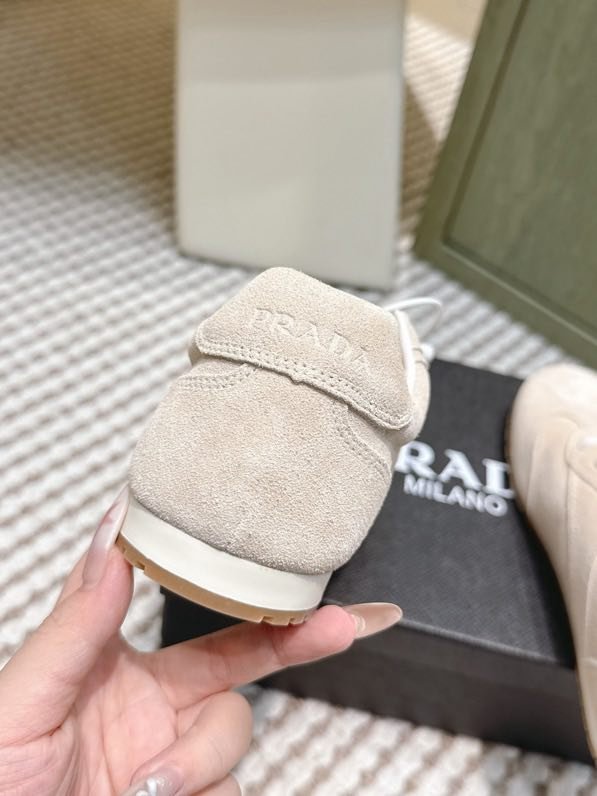 Кросівки жіночі фото 5