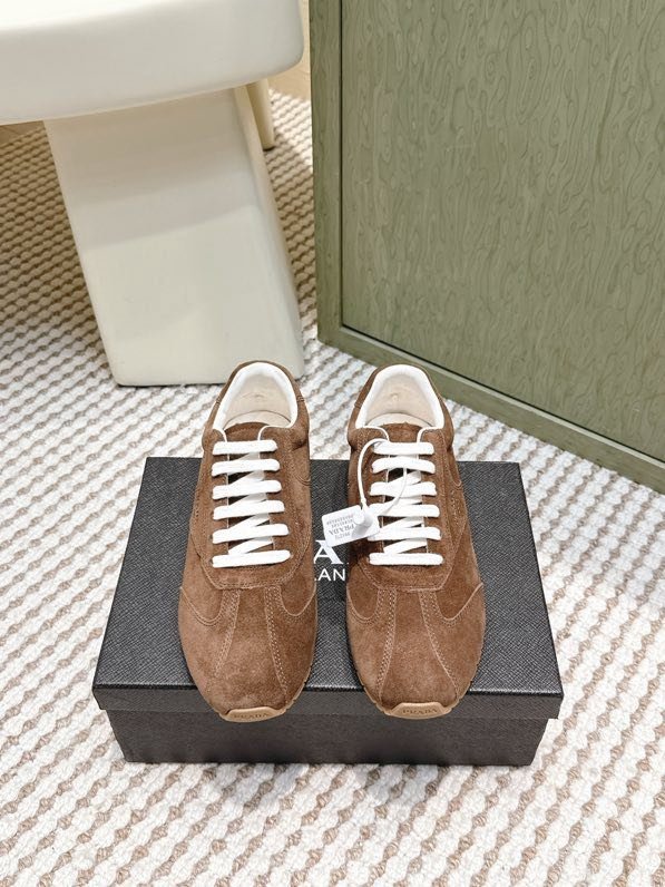 Кроссовки женские фото 5