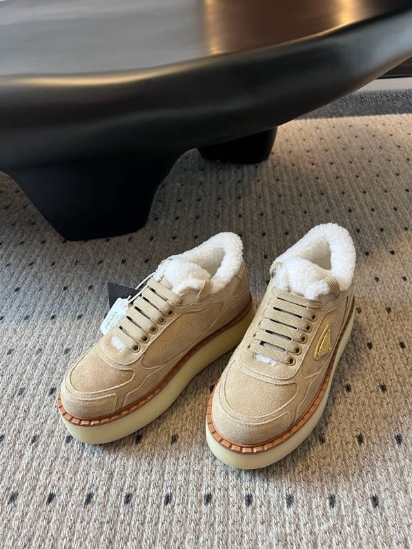 Кросівки жіночі фото 5