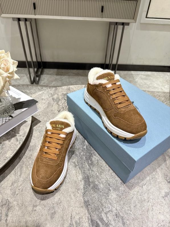 Кросівки жіночі фото 5