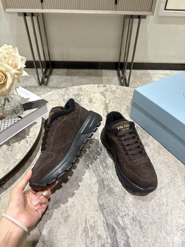 Кросівки жіночі фото 5