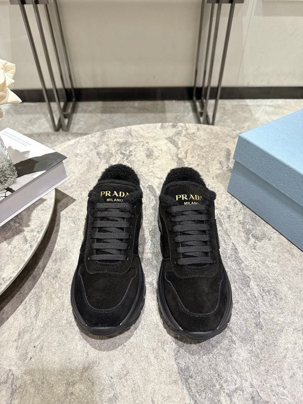 Кросівки жіночі фото 5