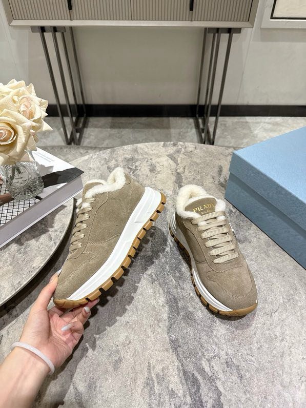 Кросівки жіночі фото 5