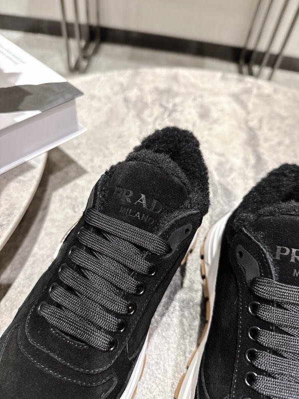 Кросівки жіночі фото 5