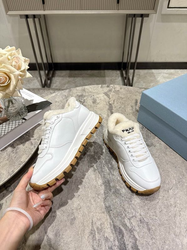 Кросівки жіночі фото 5