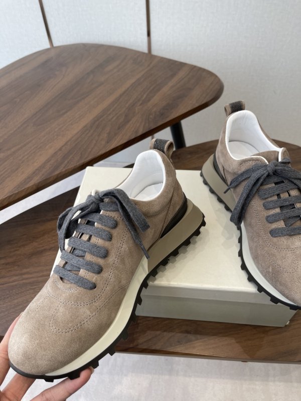 Кроссовки женские фото 5