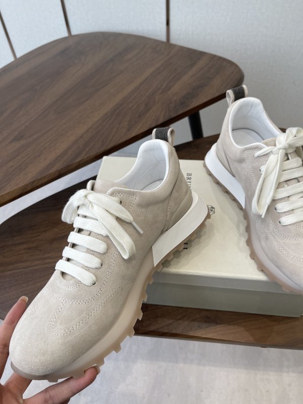 Кроссовки женские фото 5