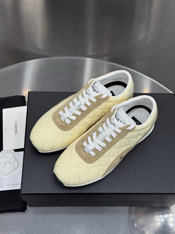 Кроссовки женские фото 5