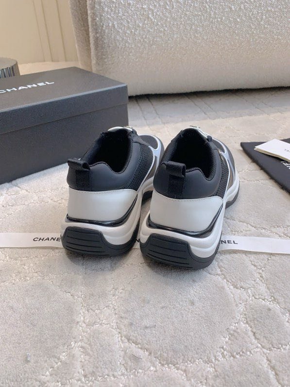 Кросівки жіночі фото 6