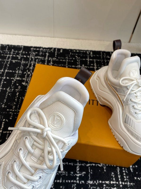 Кроссовки женские фото 6