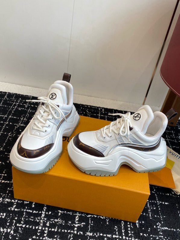 Кроссовки женские фото 6