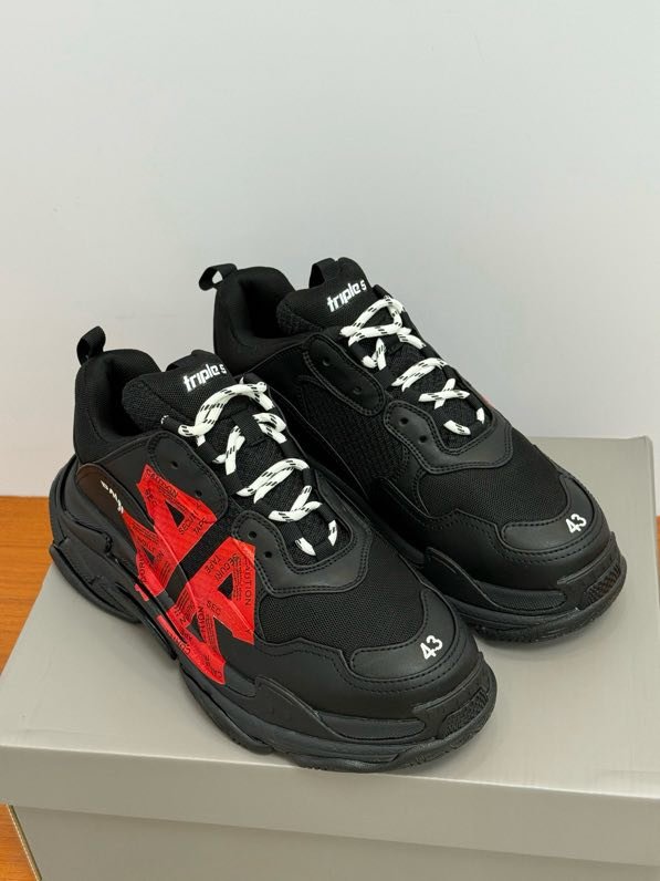 Кроссовки женские фото 6