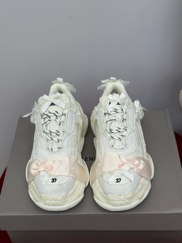 Кроссовки женские фото 6