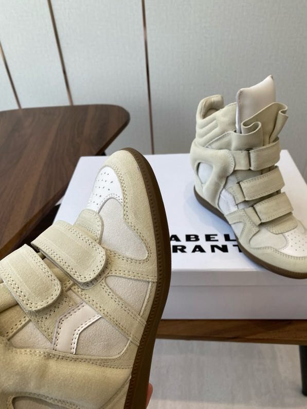 Кроссовки женские фото 6