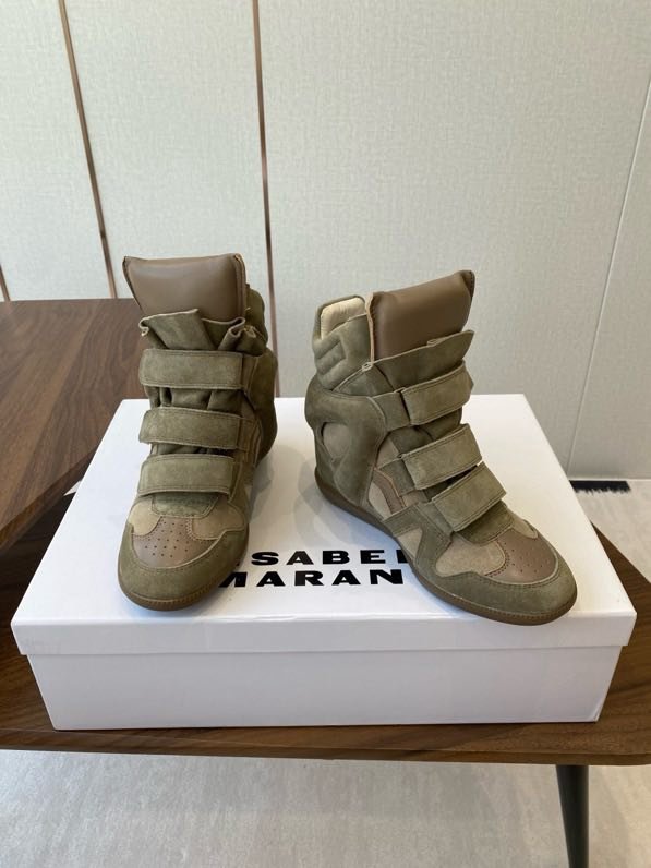 Кроссовки женские фото 6