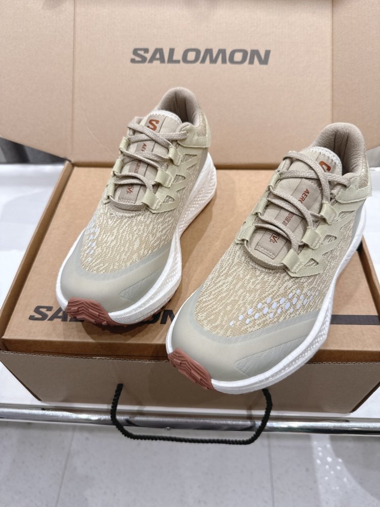 Кросівки жіночі фото 6