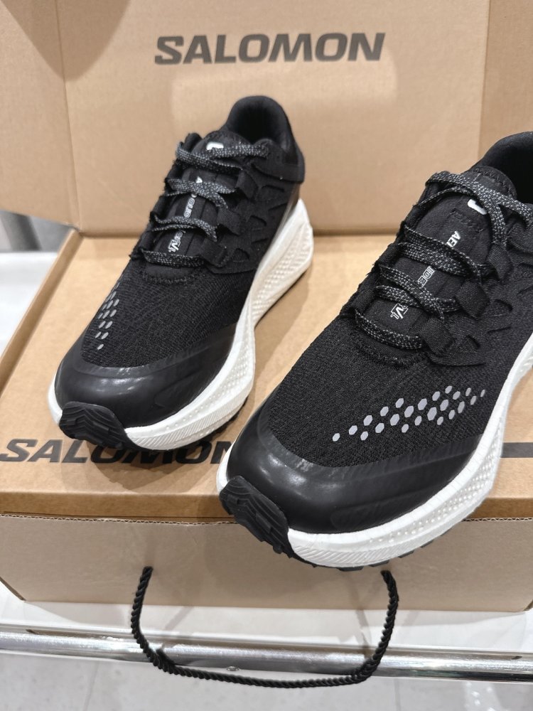 Кросівки жіночі фото 6