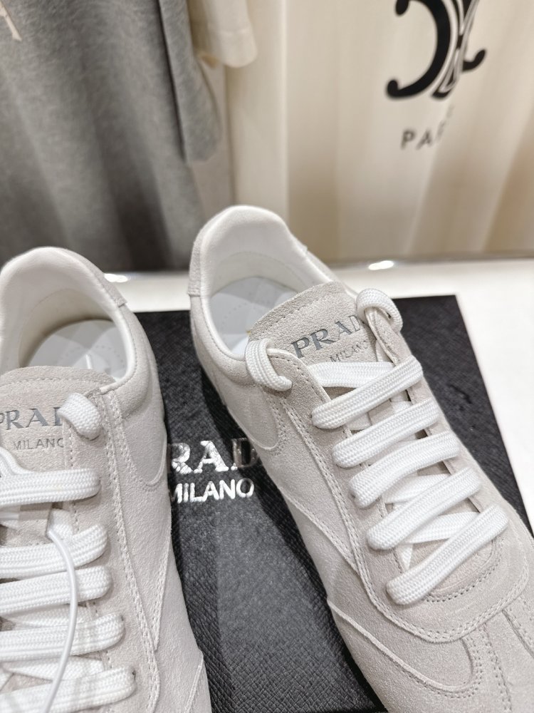 Кроссовки женские фото 6