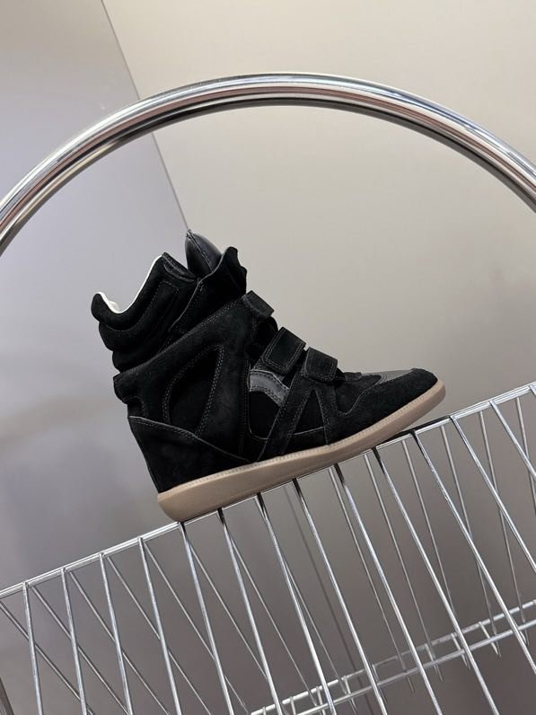 Кроссовки женские фото 6