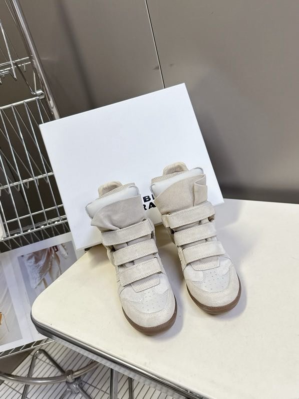 Кроссовки женские фото 6