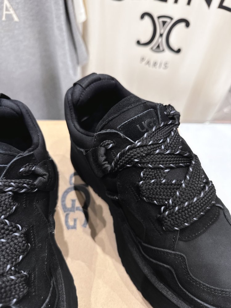 Кросівки жіночі фото 6