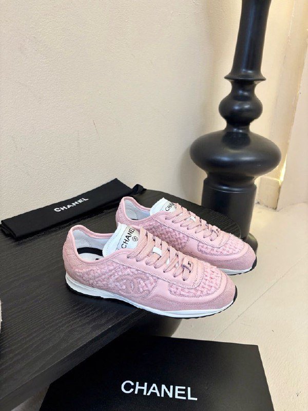 Кроссовки женские фото 6