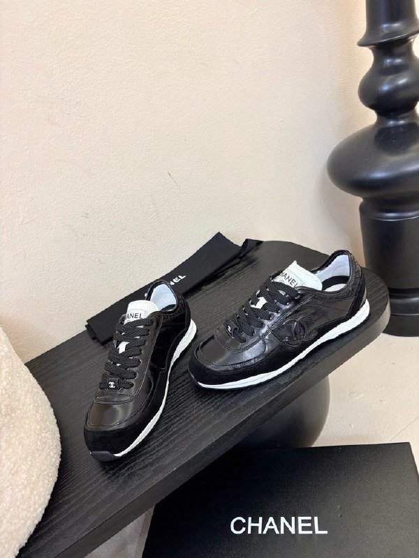 Кроссовки женские фото 6