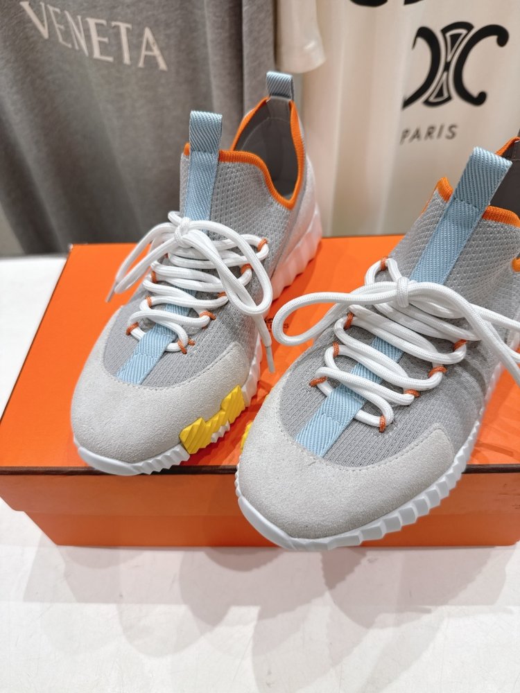 Кросівки жіночі фото 6