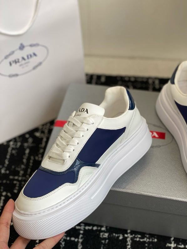 Кроссовки женские фото 6