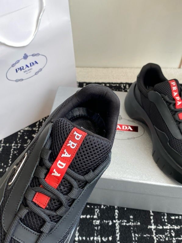 Кроссовки женские фото 6