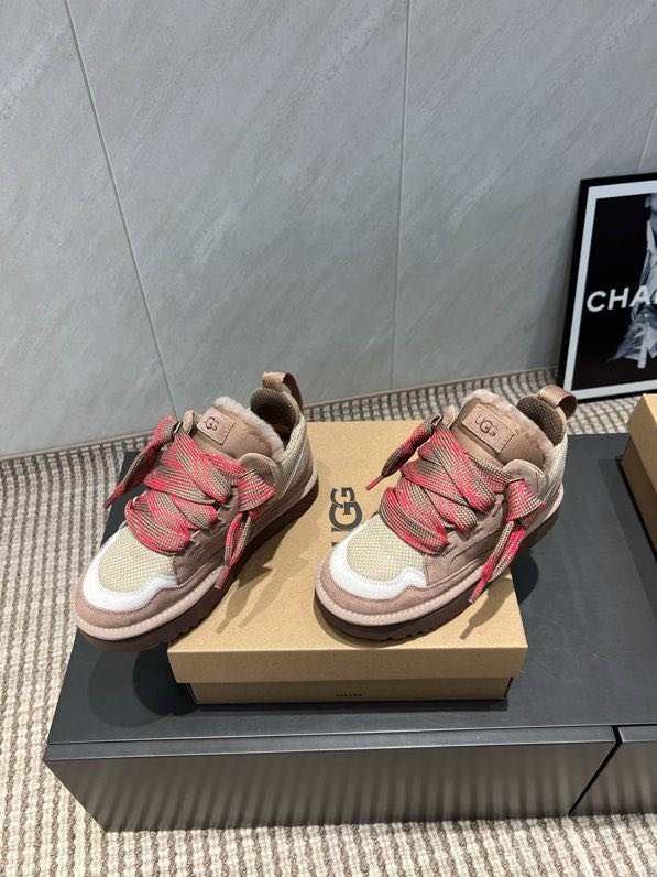 Кроссовки женские фото 6