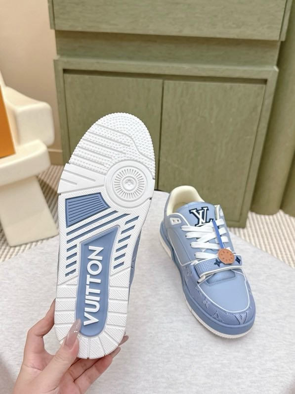 Кроссовки женские фото 6