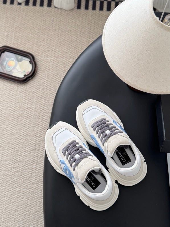 Кроссовки женские фото 6