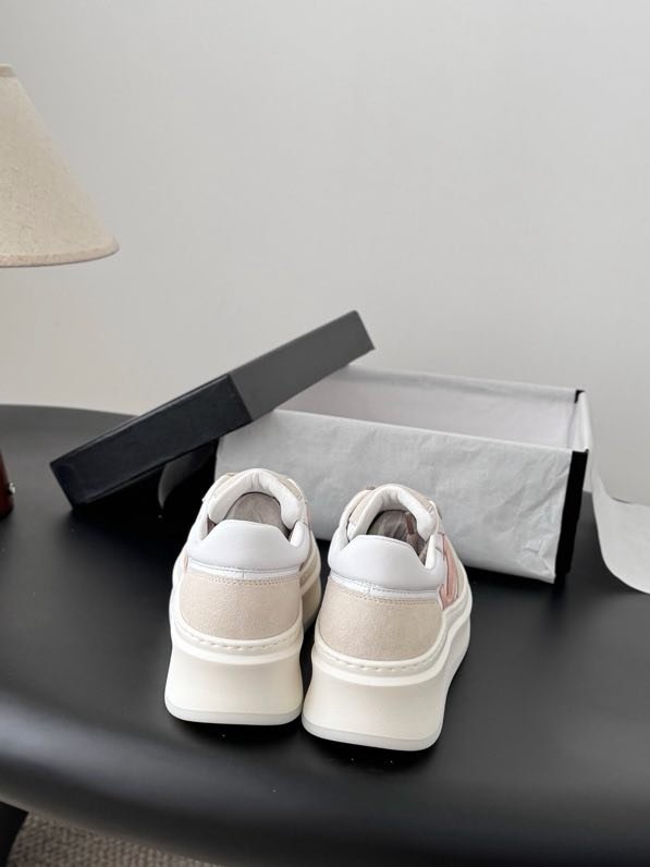 Кроссовки женские фото 6