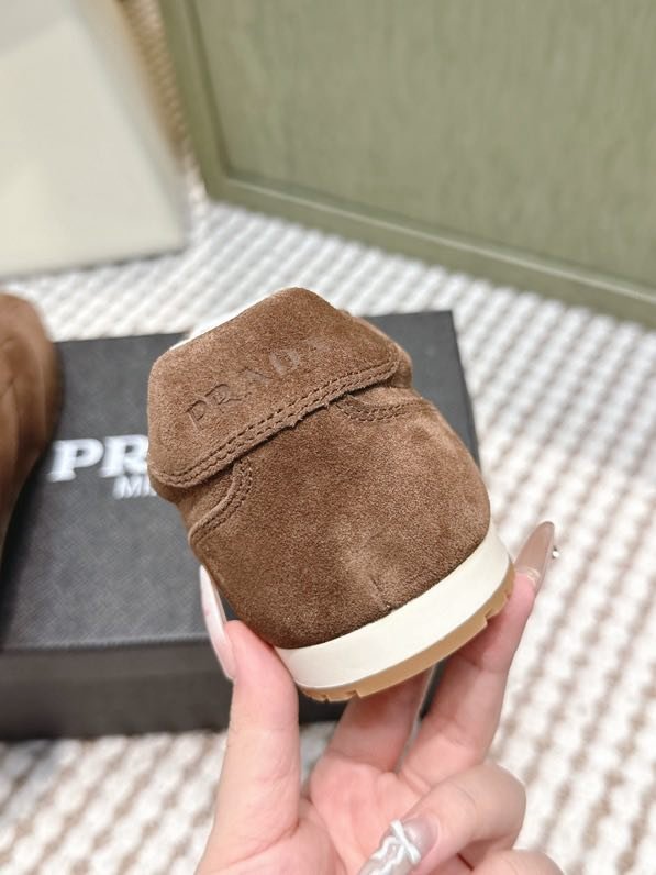 Кроссовки женские фото 6