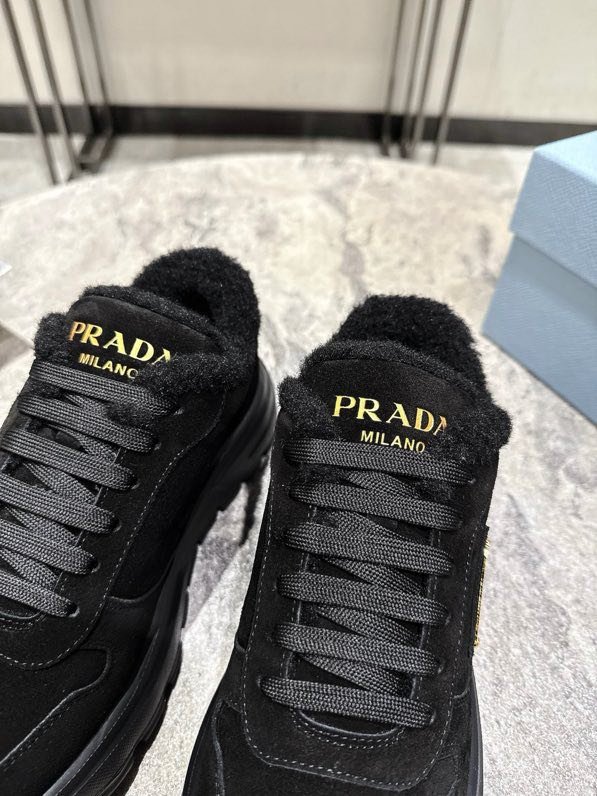 Кросівки жіночі фото 6