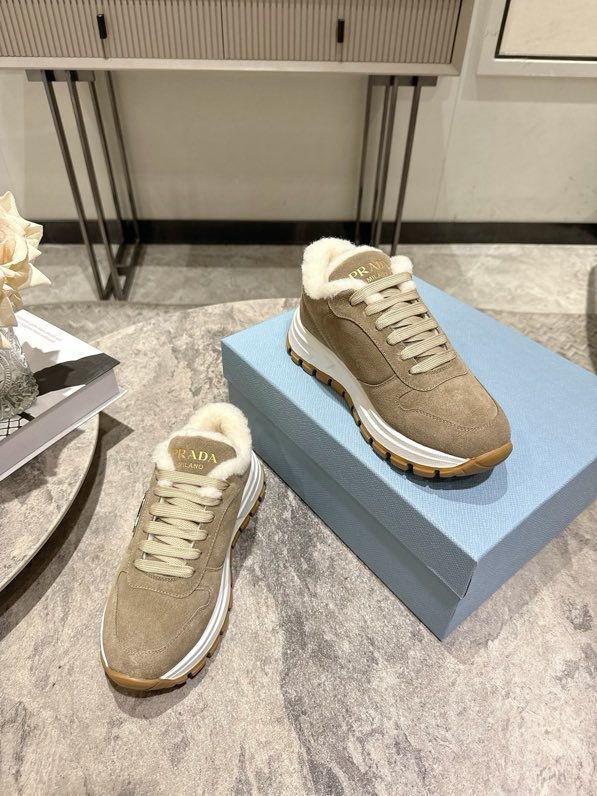 Кросівки жіночі фото 6