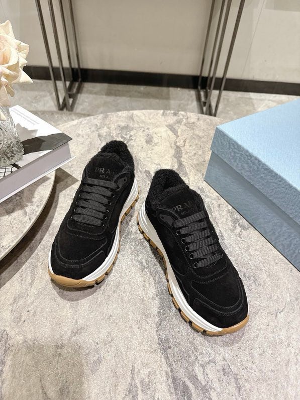 Кросівки жіночі фото 6