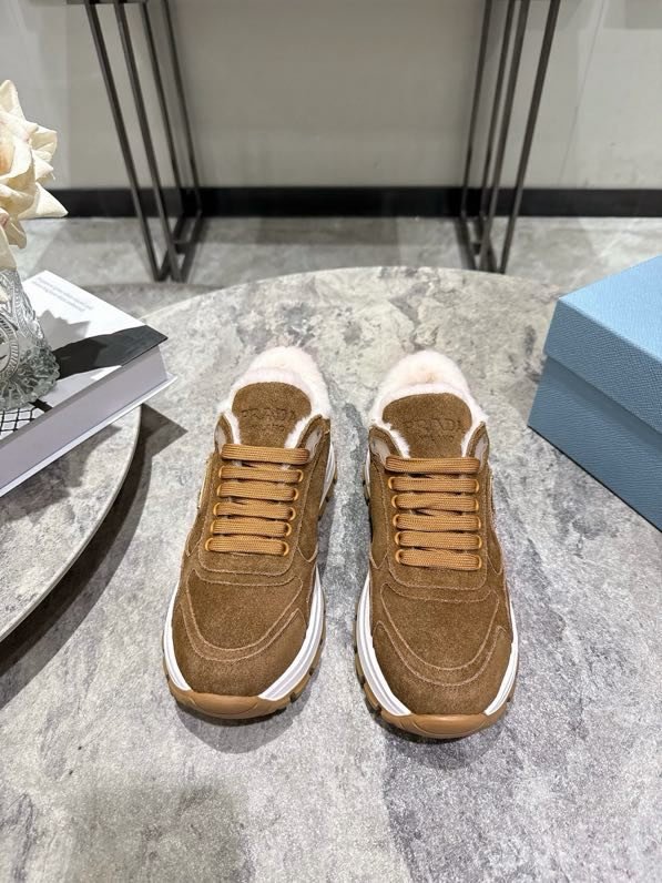 Кросівки жіночі фото 6