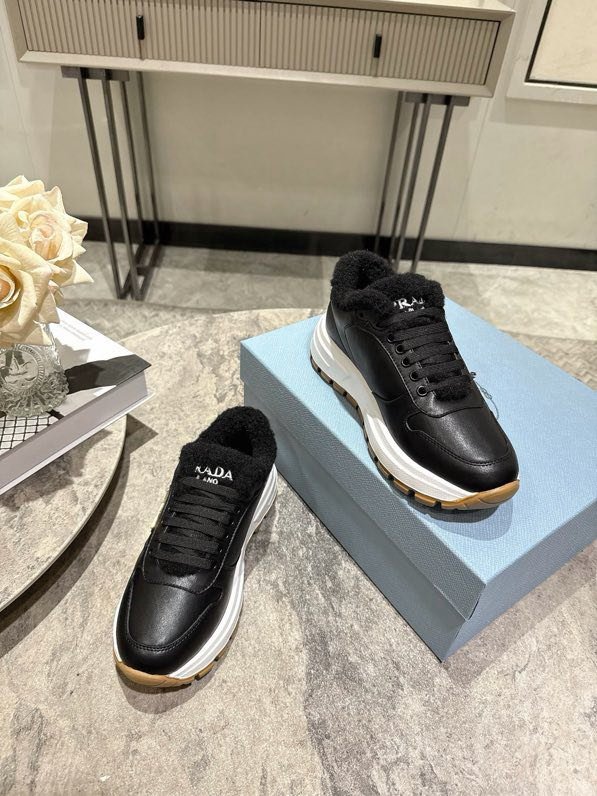 Кросівки жіночі фото 6