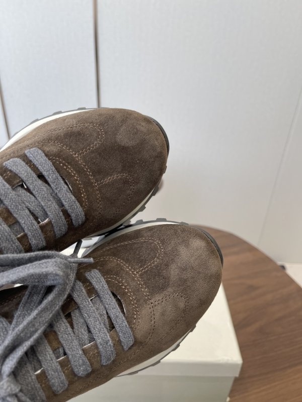 Кроссовки женские фото 6