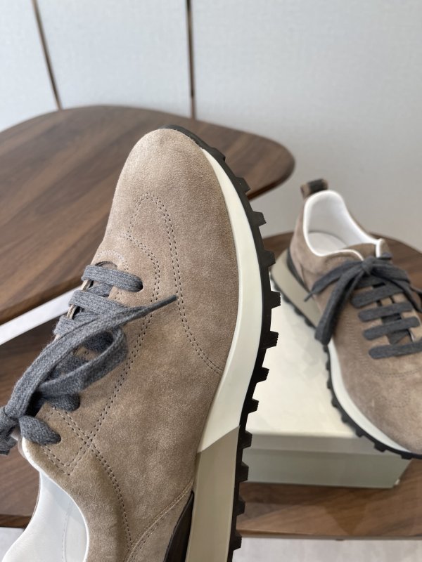 Кроссовки женские фото 6