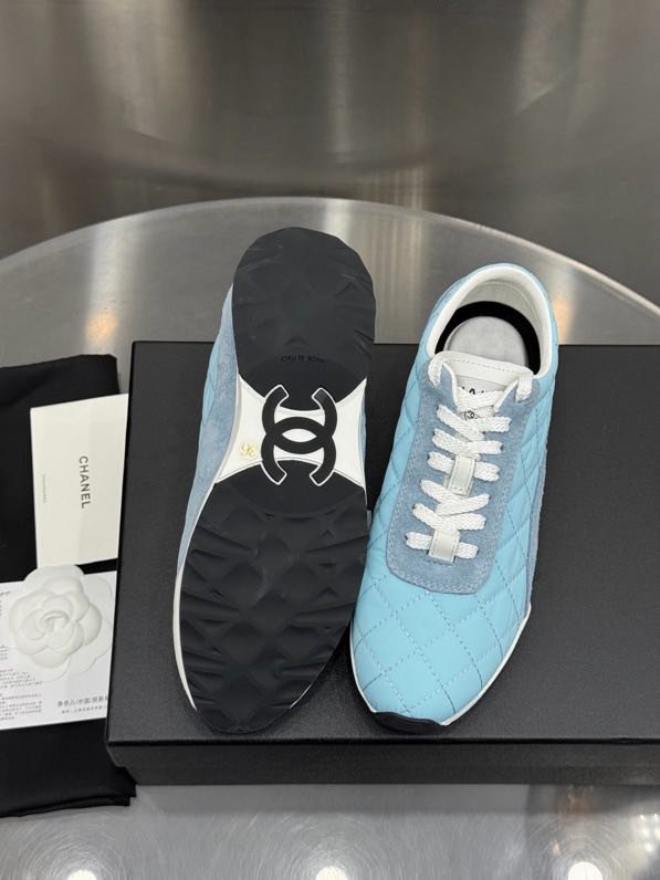 Кроссовки женские фото 6