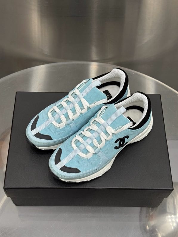 Кроссовки женские фото 6