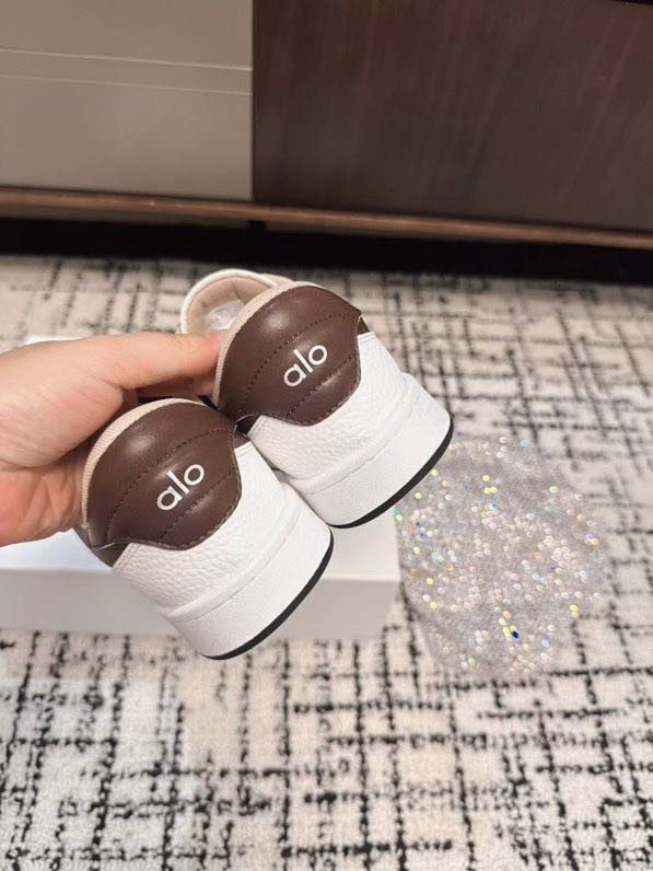 Кроссовки женские фото 7